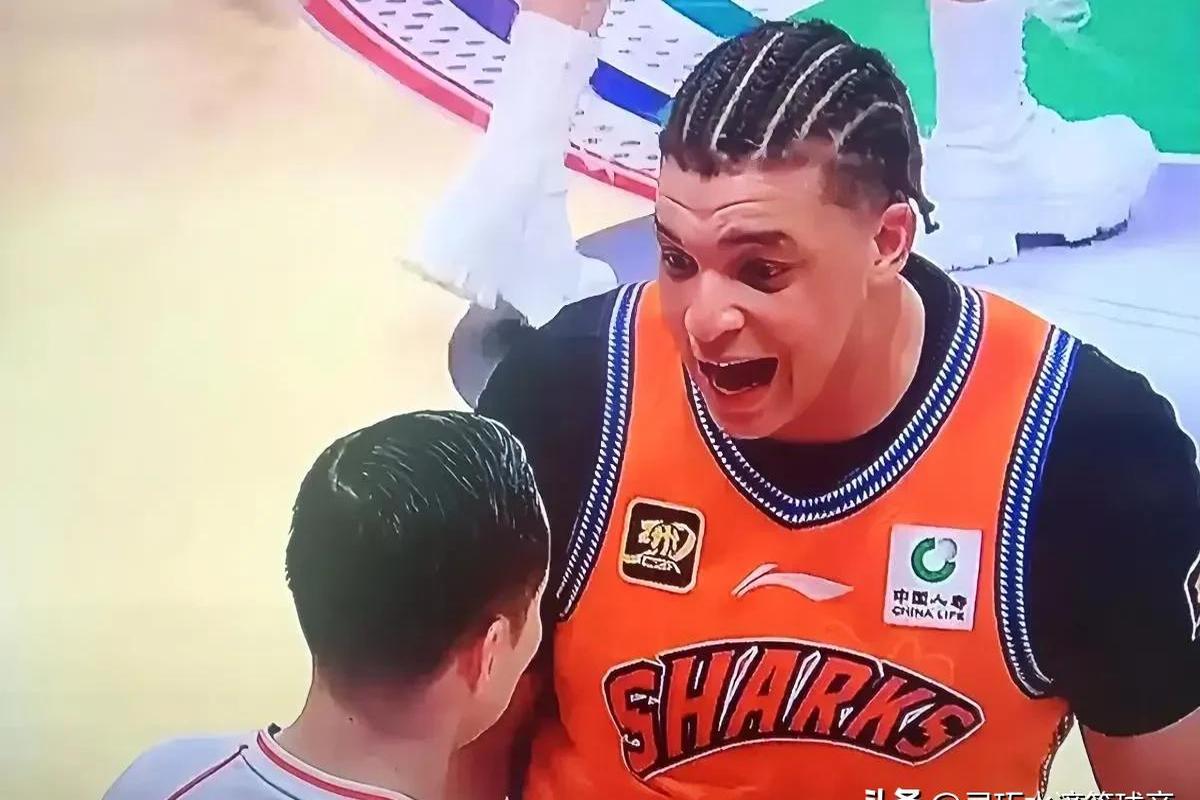 开云入口-包含半场悬念：54-51，北京队略占优势，比赛火药味十足！的词条