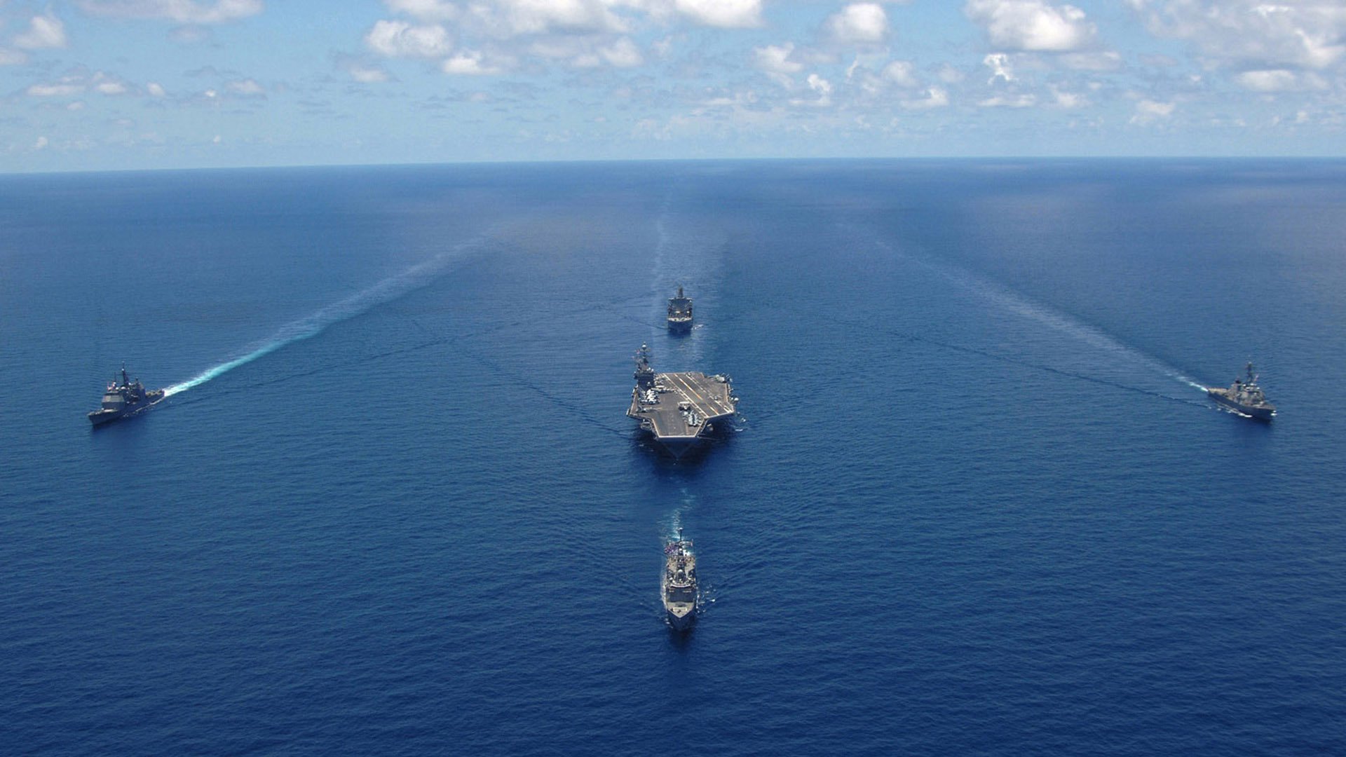 开云官网APP下载-_F1赛车赛：惊险瞬间记录了速度的极限_，f1赛车极速测试