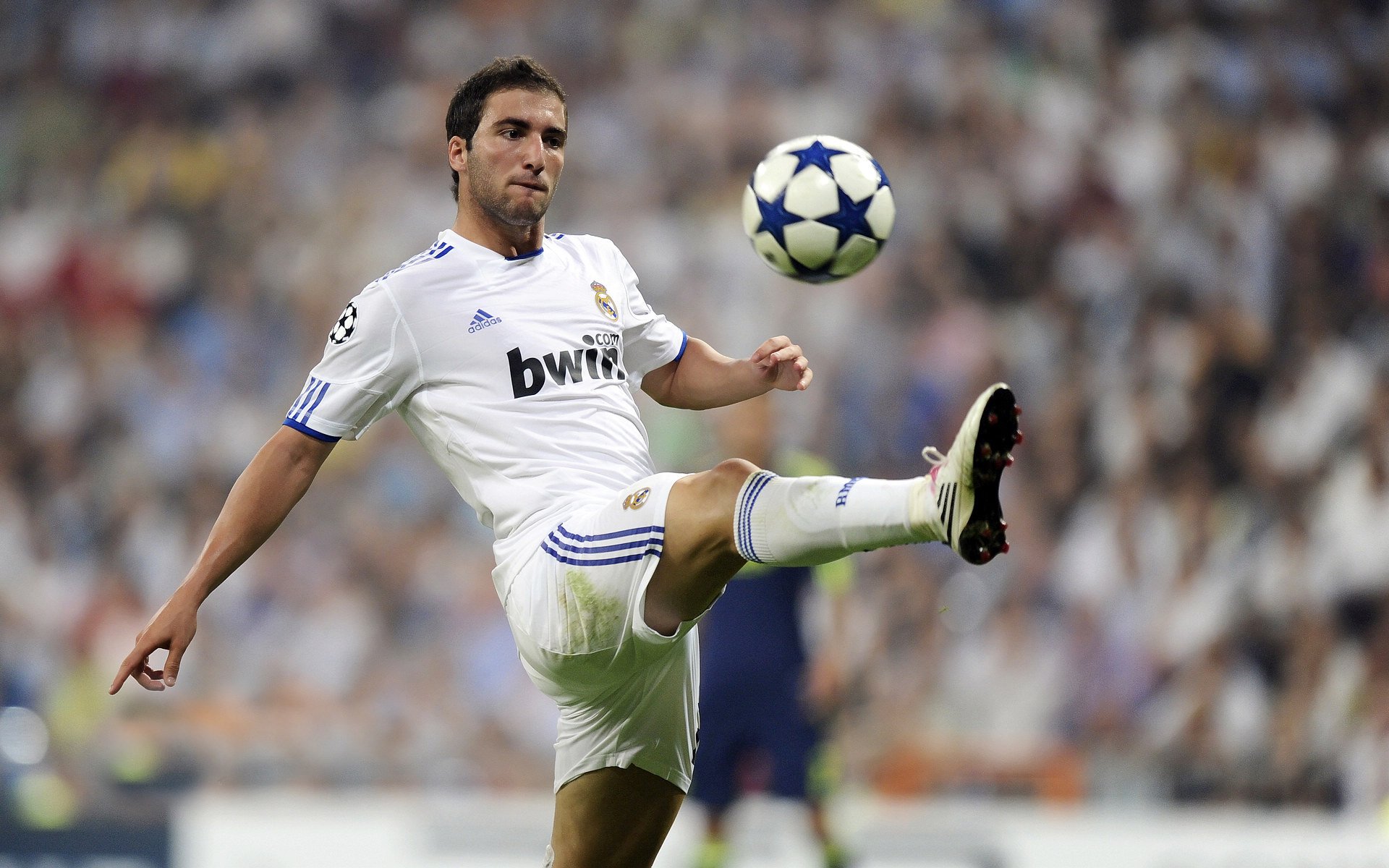 Kaiyun(中国)开云-索尔福德城后防站位紧凑，半岛球场决战在即，索尔福德大学