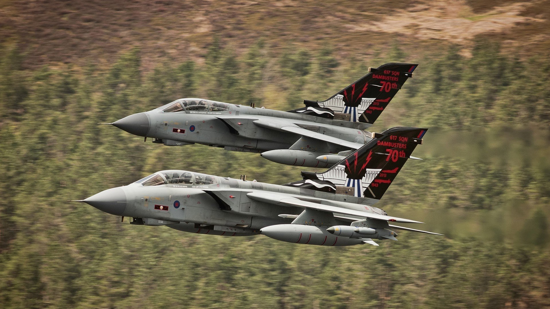 英格兰逆境中求生，展现钢铁意志，英格兰表现