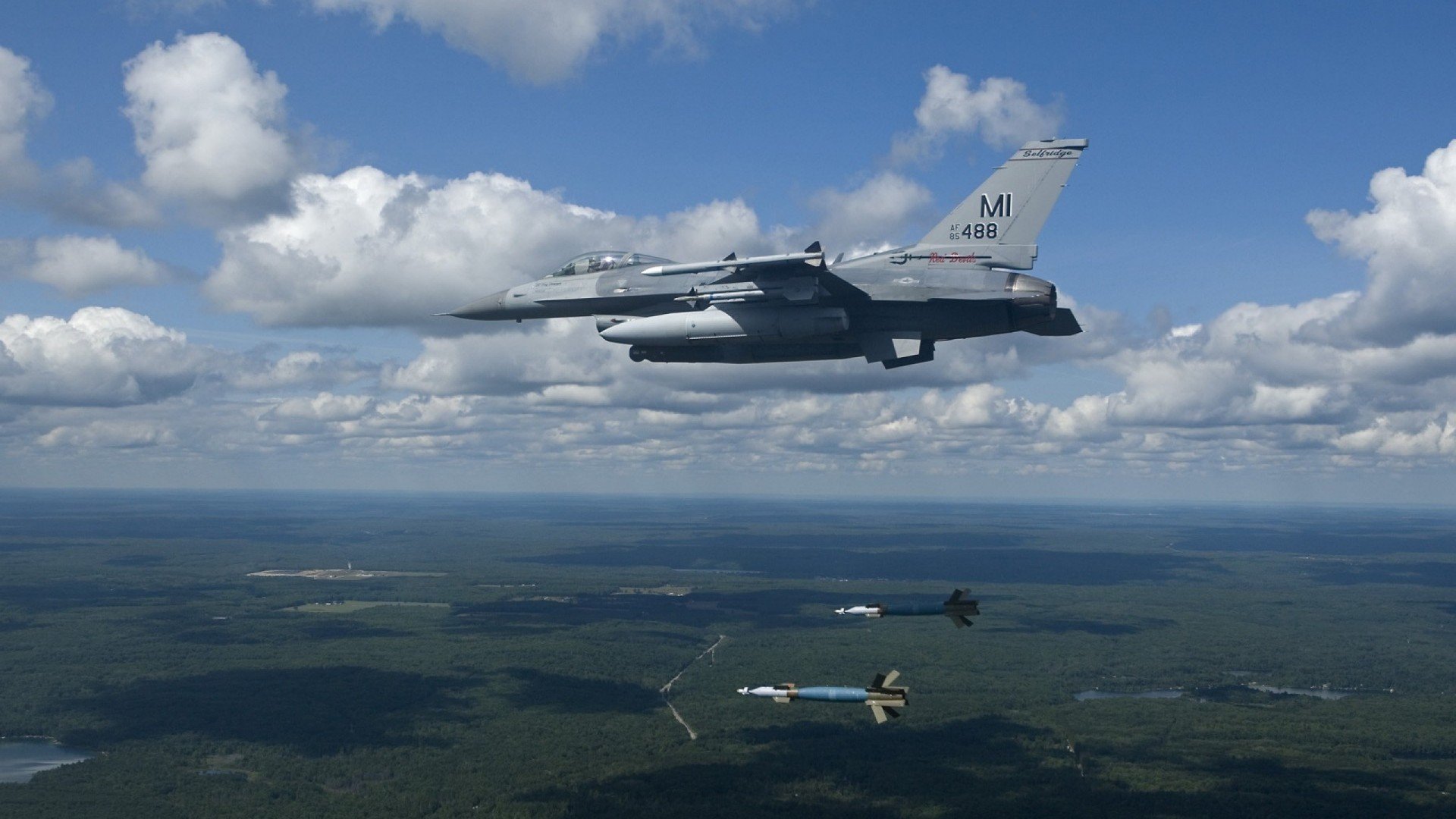 拜仁后防稳固，零封对手，拜仁新签后卫